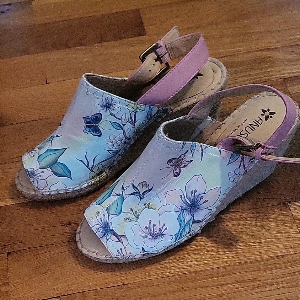 Anuschka Leather Women's Sandals - Pink and Blue